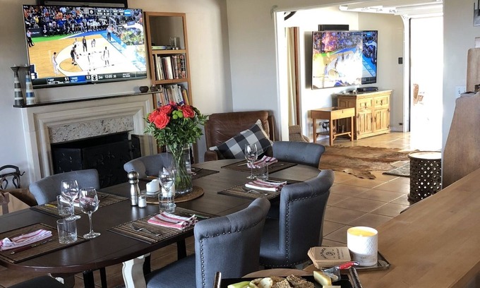 Eastside House | Cozy Comfortable Feel!