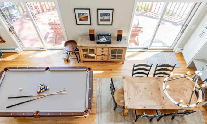 Saugerties South House | Cozy & Comfortable Water-view Home in Saugerties