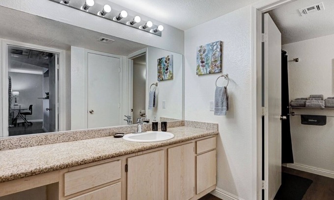 Las Vegas Apartment | Cozy Comfy Condo in Vibrant Las Vegas