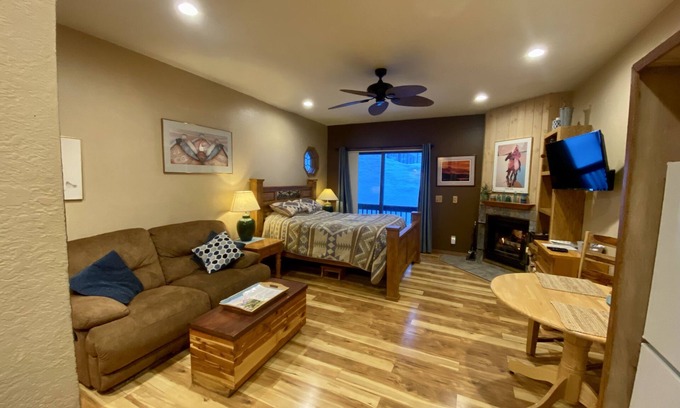 Purgatory Condo | Cozy Condo in Cascade Village, right next to Purgatory Ski Resort!