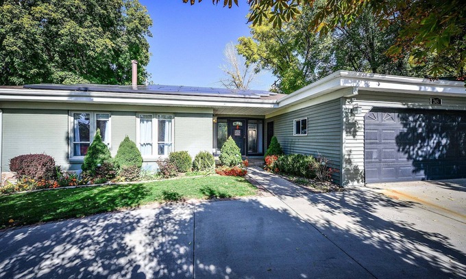 Holladay House | Cozy, Convenient Holladay Rambler w/Amenities