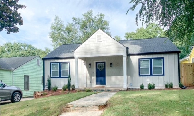 Edgewood House | Cozy & Convenient - Intown ATL Retreat!