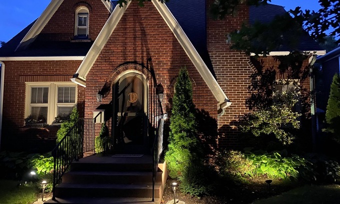 Erie House | Cozy Convenient Lake Erie Home