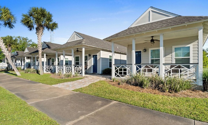 Port St. Joe Cottage | Cozy Cottage 2 of 6 by Pool|2BR | Grill | Near Bay and Marina