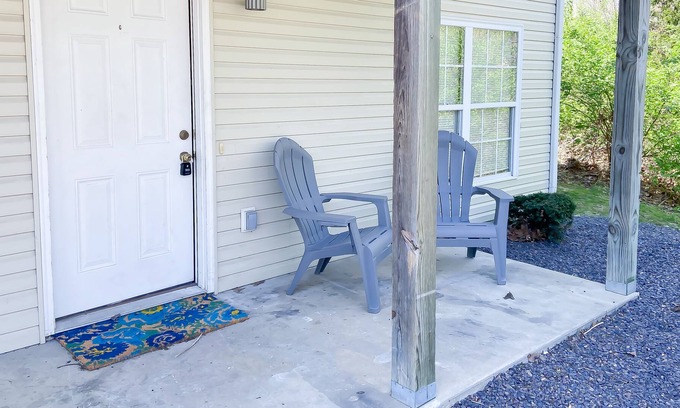 Rolla House | Cozy Cottage Feel Apartment