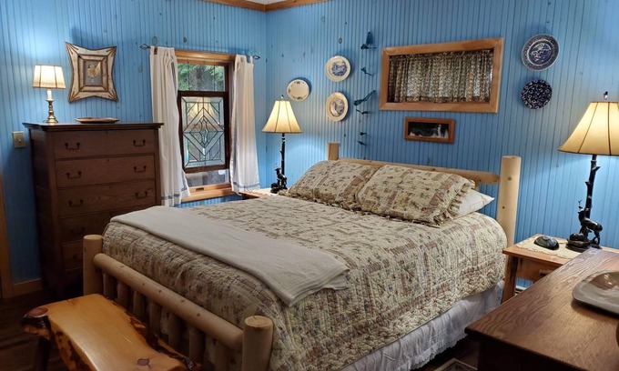 Inlet Cabin | Cozy Cottage in charming Inlet