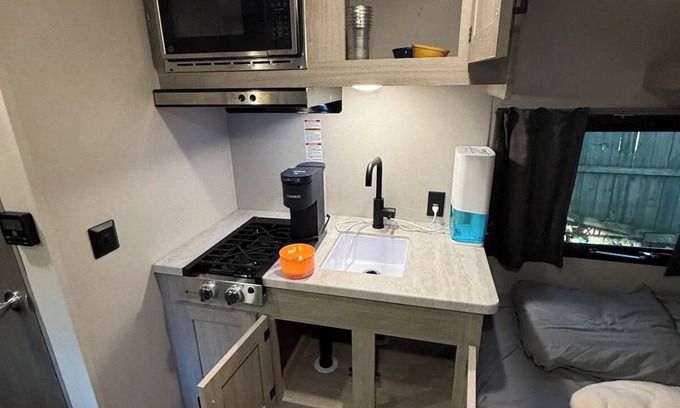 Southfield Cottage | Cozy Cottage SuperHost Long Term