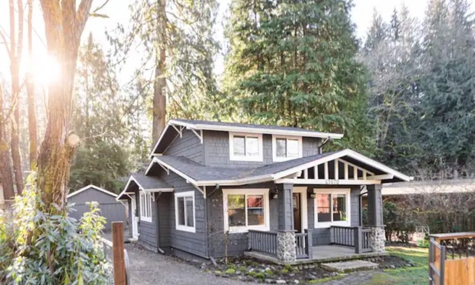 Brightwood Cabin | Cozy Cottage Close to Mount Hood