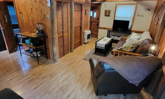 Crystal House | Cozy Crystal Cabin with Lake Access