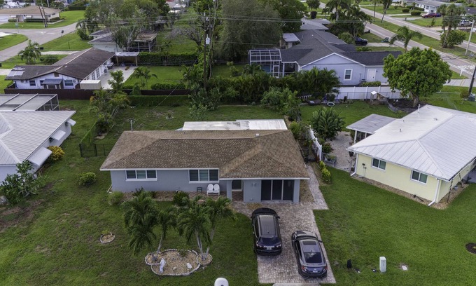 Yacht Club House | Cozy Doll House at Yacht Club Walking distance to Downtown Cape Coral & Beach