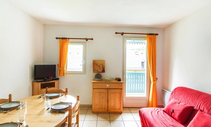 Cauterets Apartment | Cozy Duplex Chalet for 6 with Parking, Terrace, and Ski Shuttle Access