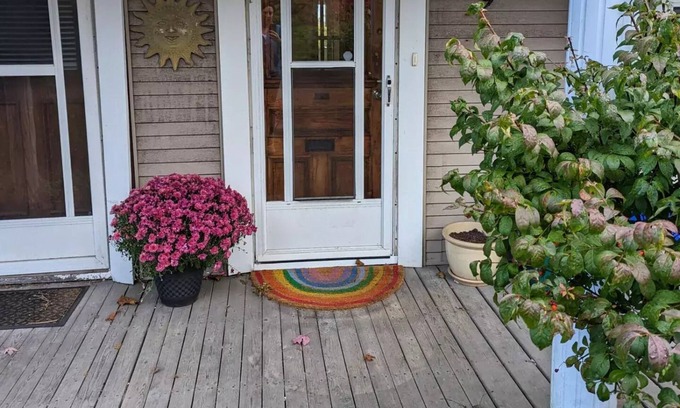 Saint John House | Cozy duplex with wood stove near Bayshore Beach & Irving Nature Park