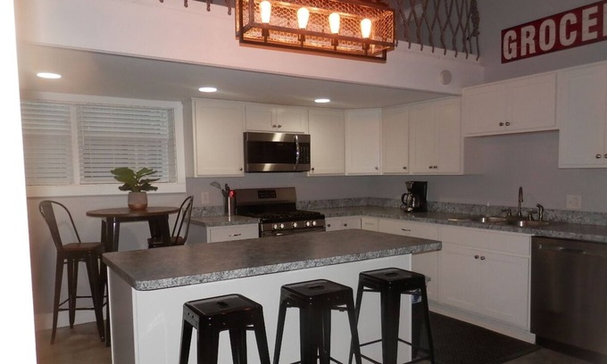 Tell City Apartment | Cozy efficiency apartment in Tell City with WiFi, AC