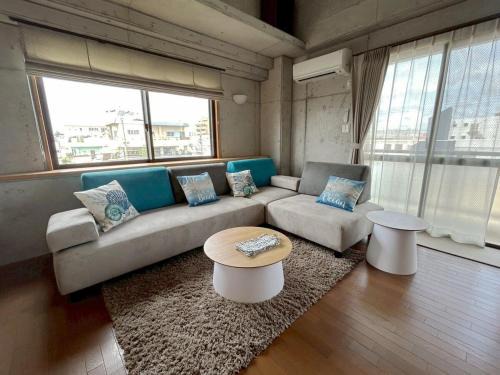 Chatan Apartment | Cozy & Ensoleille Minato