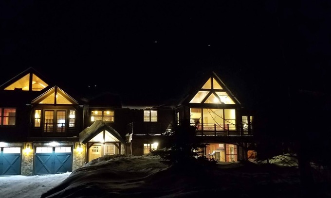 Carrabassett Valley House | Cozy Entertainment house on Sugarloaf Village I, Spectacular Views!