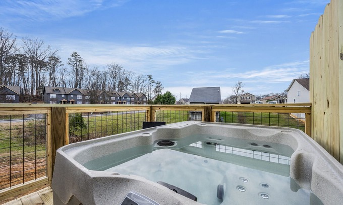 Sevierville Condo | Cozy Fall Hideaway Hot Tub, Arcade & Dogs OK