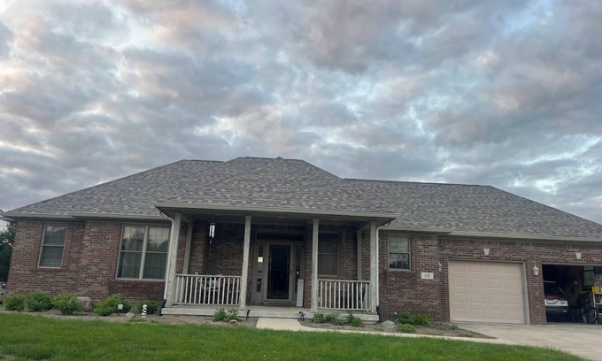 Greencastle House | Cozy family home complete with 2 friendly cats-close to everything!