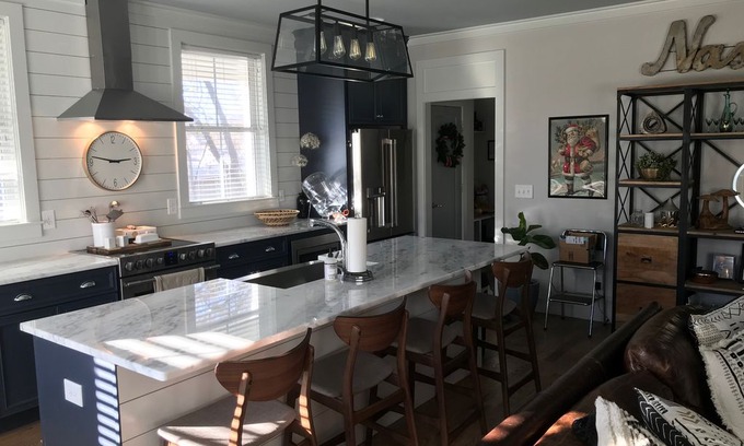 Woodbine House | Cozy farmhouse less than five miles from Broadway