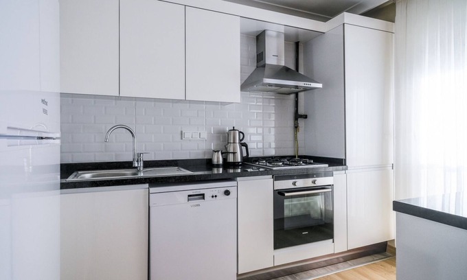 Bakırkoy Apartment | Cozy Flat 10 min to Aqua Florya Mall in Bakirkoy