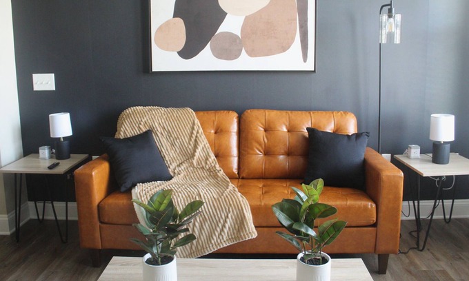 Durham Apartment | cozy flat with/ pool and gym access