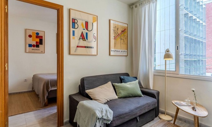 el Fort Pienc Apartment | Cozy & for families: Arc de Triomf/Born/Ciutadella - Min 32 Nights