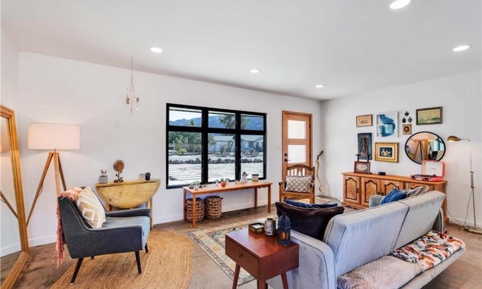 Twentynine Palms House | Cozy Fresh Desert Hideaway, 5 mins to Joshua Tree