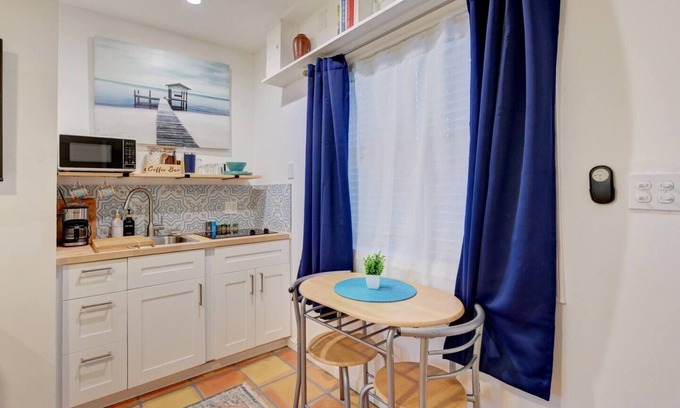 Deerfield Beach Apartment | Cozy garden beach villa#4/king bed