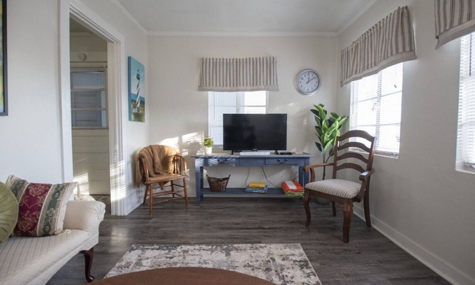 St. Marys Apartment | Cozy get-away within walking distances to bars, restaurants and the water front!