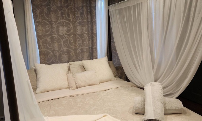 Colonia Bed & Breakfast | Cozy Guest Unit ideal for couples looking to Relax.