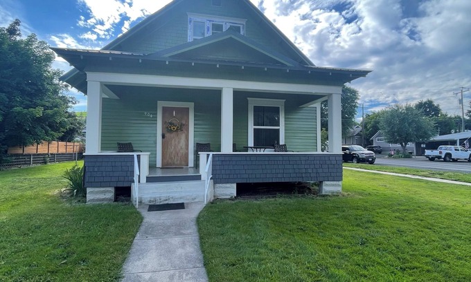 Kamiah House | Cozy Historic Home