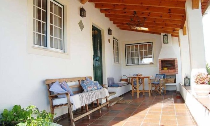 Sao Martinho do Porto Villa | Cozy holiday house in old town Saõ Martinho, away from the crowds