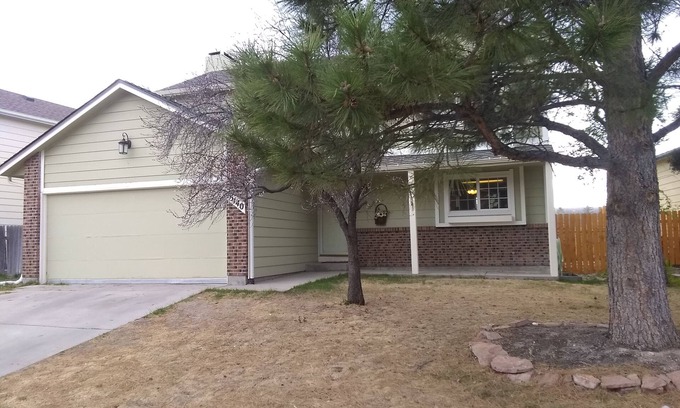 Gleneagle House | Cozy home away from home; sleeps 11