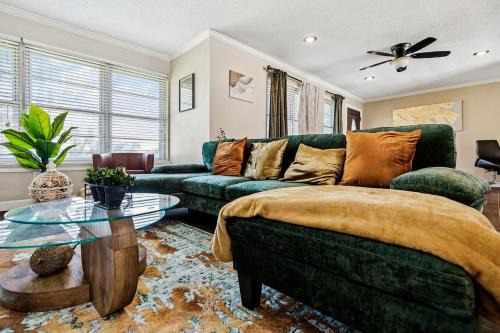 Gonzales House | Cozy home close to it ALL