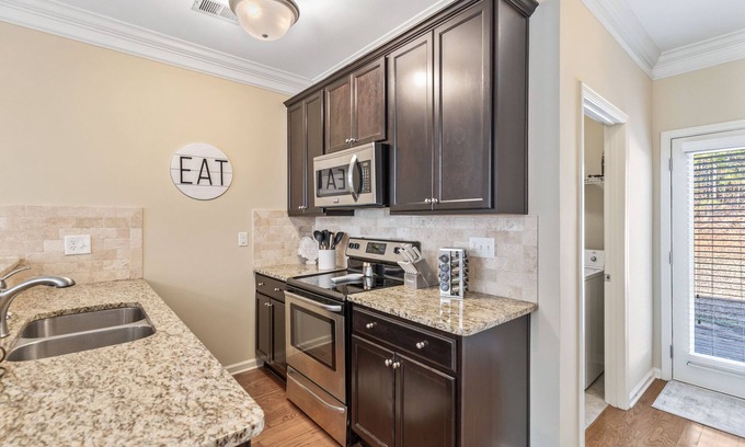 Opelika House | Cozy home close to RTJ and Auburn, right off 280!
