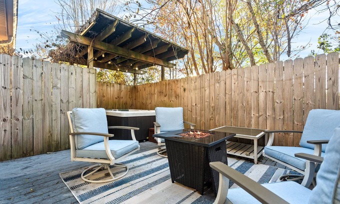 Auburn - Opelika House | Cozy Home, HotTub, Prime Location