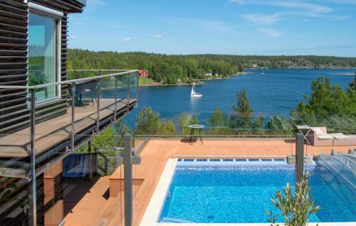 Saltsjobaden House | Cozy Home In Saltsjöbaden With Sauna