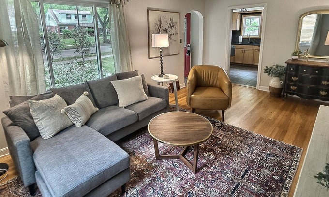 Milwaukee House | Cozy home near Froedtert & Children's Hospital! Quiet & friendly neighborhood!