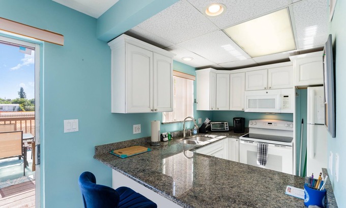 Port Canaveral House | Cozy home one block from the beach