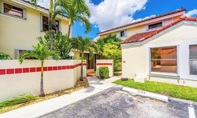 Homestead House | Cozy Home with 3 Bedroom