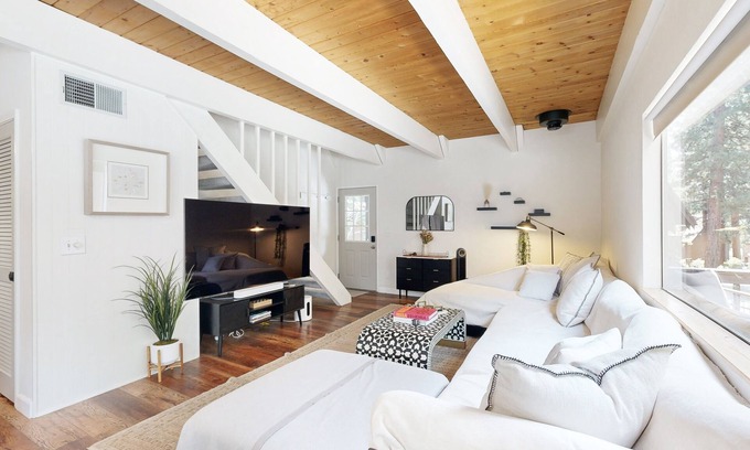 Incline Village Cabin | Cozy home with modern appliances, deck, BBQ, and Internet