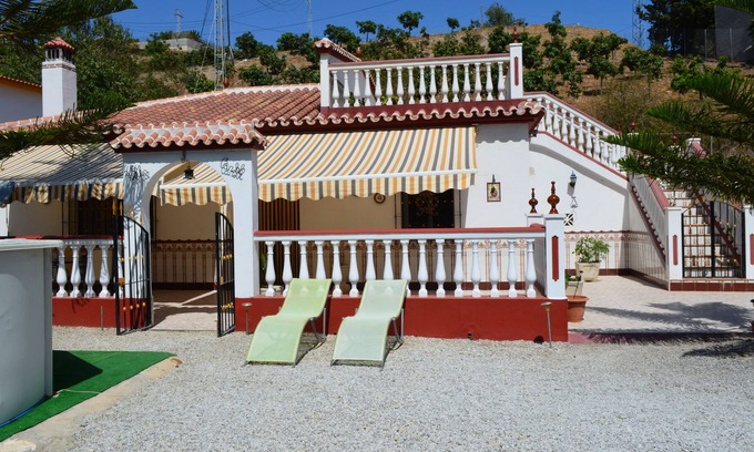 Almayate Bajo Cottage | Cozy house close to the beach, pet friendly.