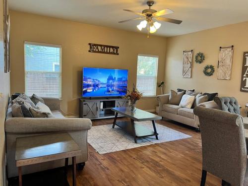 Fallon House | Cozy House in Fallon- 3BedRoom, 2BathRooms