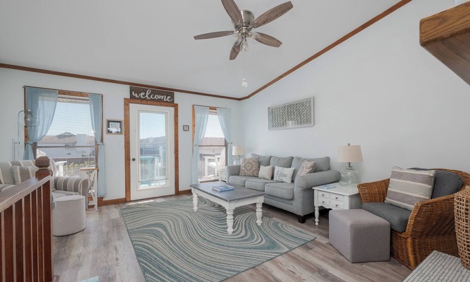 Kitty Hawk House | Cozy Kitty Hawk Condo with beautiful beach inspired décor and community amenities