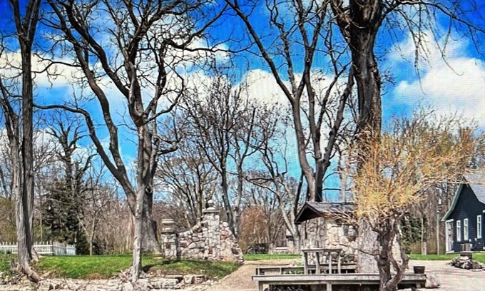 Put-in-Bay Cottage | Cozy lake front cottage(s) with private dock and beach