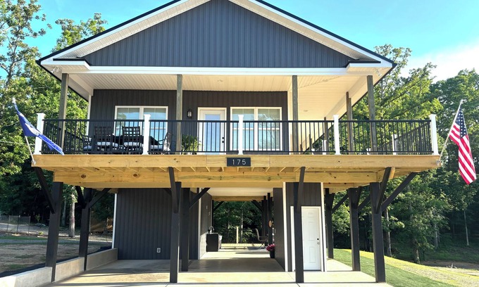 Leesville House | Cozy Lake Home in Quiet Cove