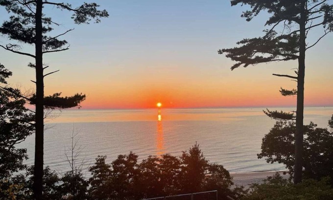 Michigan House | Cozy Lake Michigan Retreat