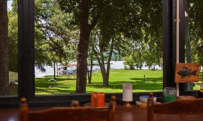 Mount Juliet House | Cozy Lakefront Getaway Near Nashville-Pet Friendly, Dock, Amazing Views