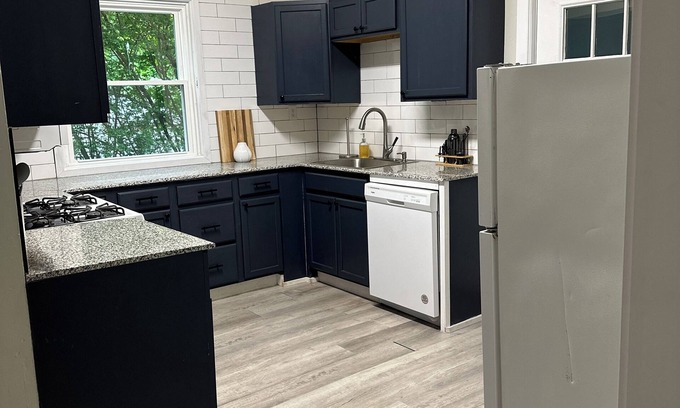Cortland Apartment | Cozy Lincoln Living 3 BR/2Bath Apt in Cortland