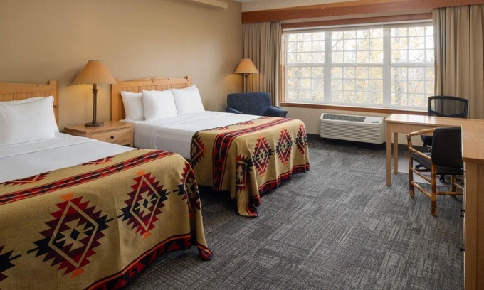 Vancouver Hotel | Cozy Lodge-Styled Room w/Comfortable Bed & Keurig Coffee Maker