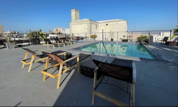 Historic Core Apartment | Cozy Loft styled apartment in prime area of Downtown Los Angeles